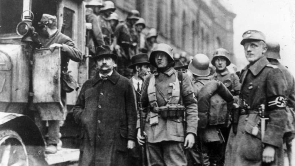 Un grupo de nazis que participó en el putsch de 1923.