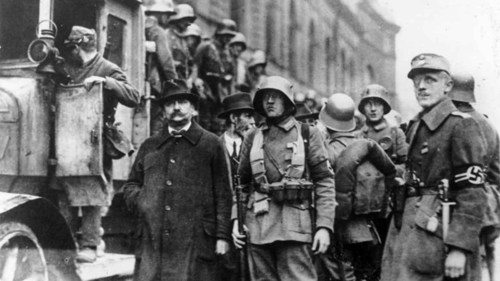 Un grupo de nazis que participó en el putsch de 1923.