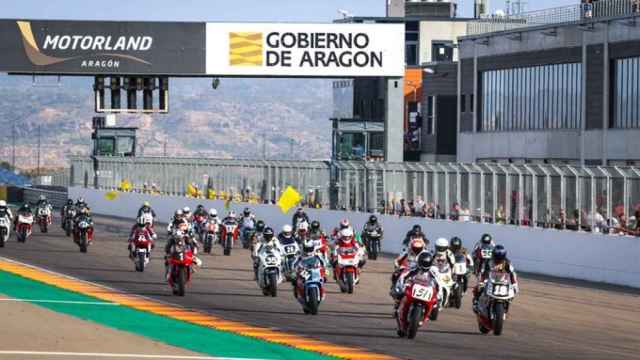 Una de las carreras que se disputa en el circuito Motorland Aragón.