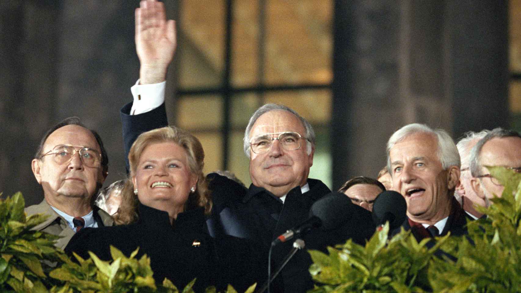 Helmut Kohl y su esposa, el mismo mes en que conoció a Beatrice Helborg.