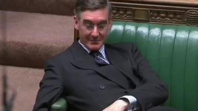 Jacob Rees-Mogg durante el debate sobre el 'brexit'.