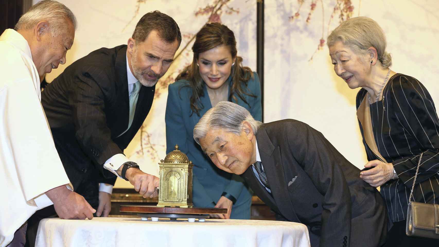 Felipe y Letizia junto a Akihito y Michiko en su última visita a Japón.