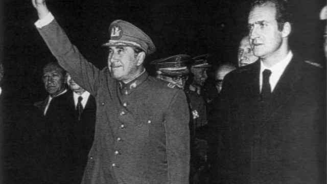 Augusto Pinochet y Juan Carlos.