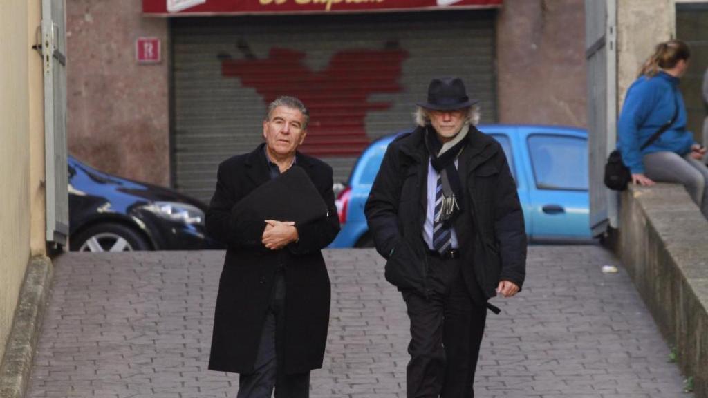 El empresario Daniel Mercado (izda), junto a su abogado Jaime Sanz de Bremond en los juzgados de Palma.