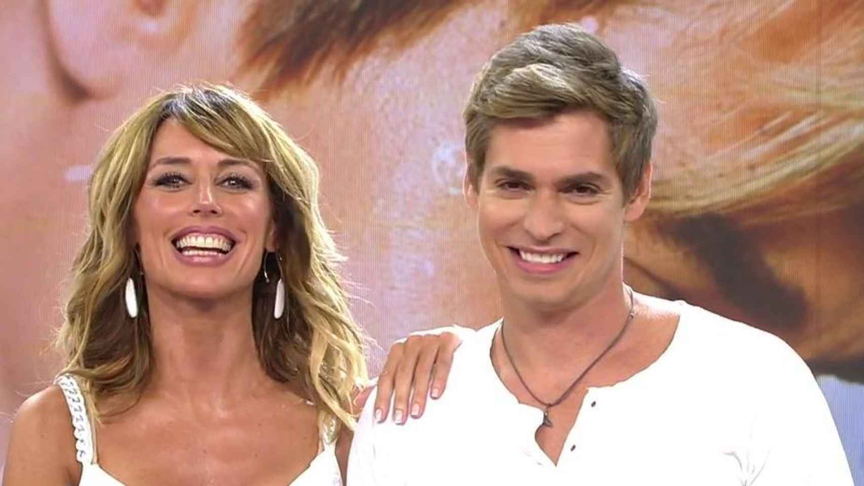 Emma García y Carlos Baute en el primer programa de la nueva temporada de 'Viva la vida'.