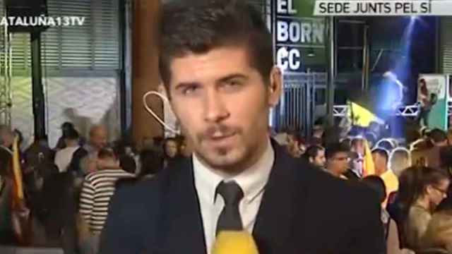 Mateo Santos, reportero agredido de 13tv en la celebración de Junts Pel Sí