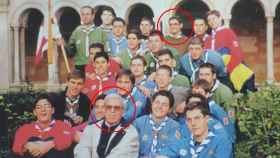 Miguel Hurtado, al fondo, en un círculo rojo; y Andreu Soler, el depredador sexual, en primera fila.
