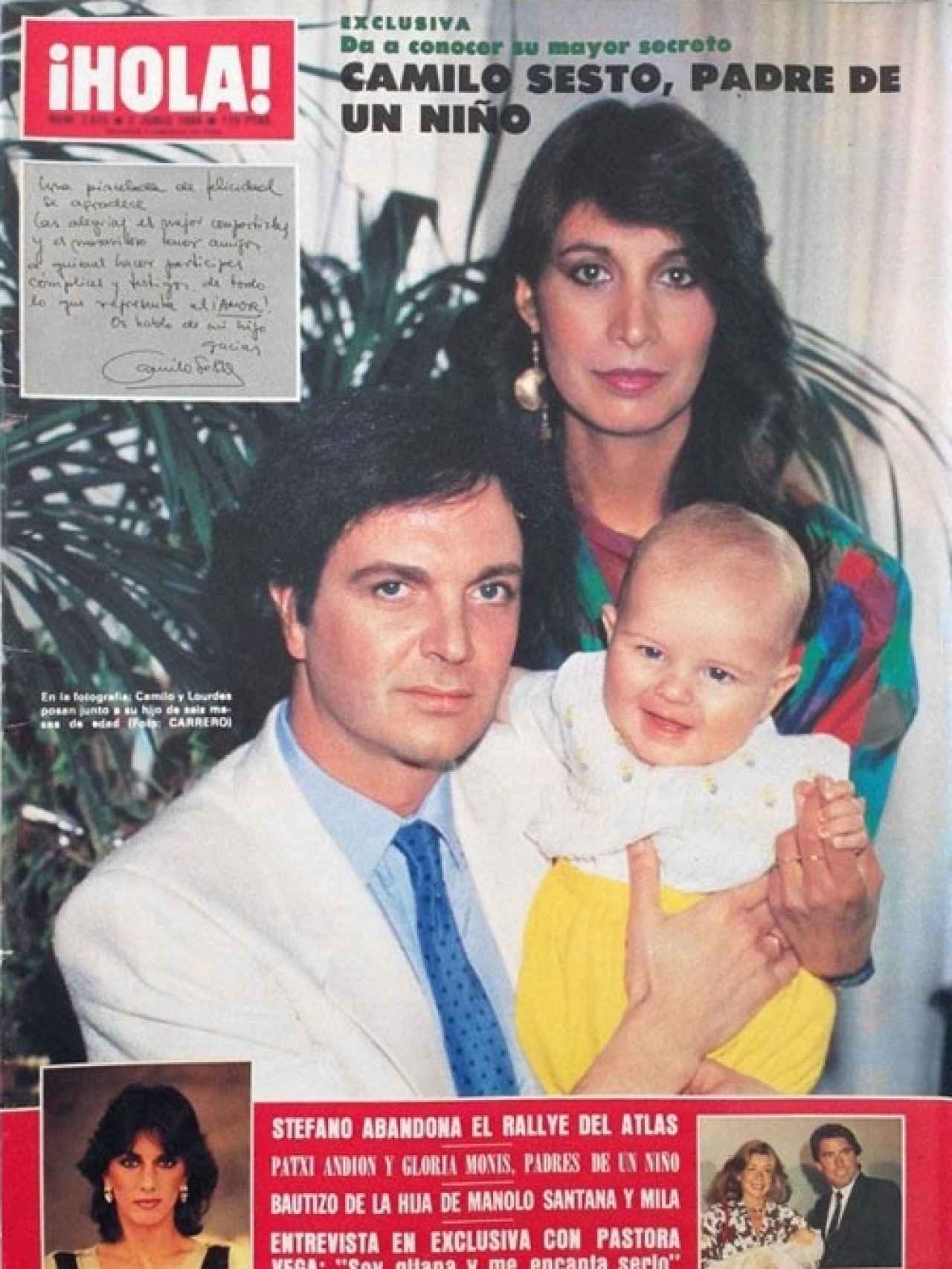 Camilo Sesto y Lourdes Ornella posando en la portada de la revista '¡HOLA!' para dar a conocer a su hijo.