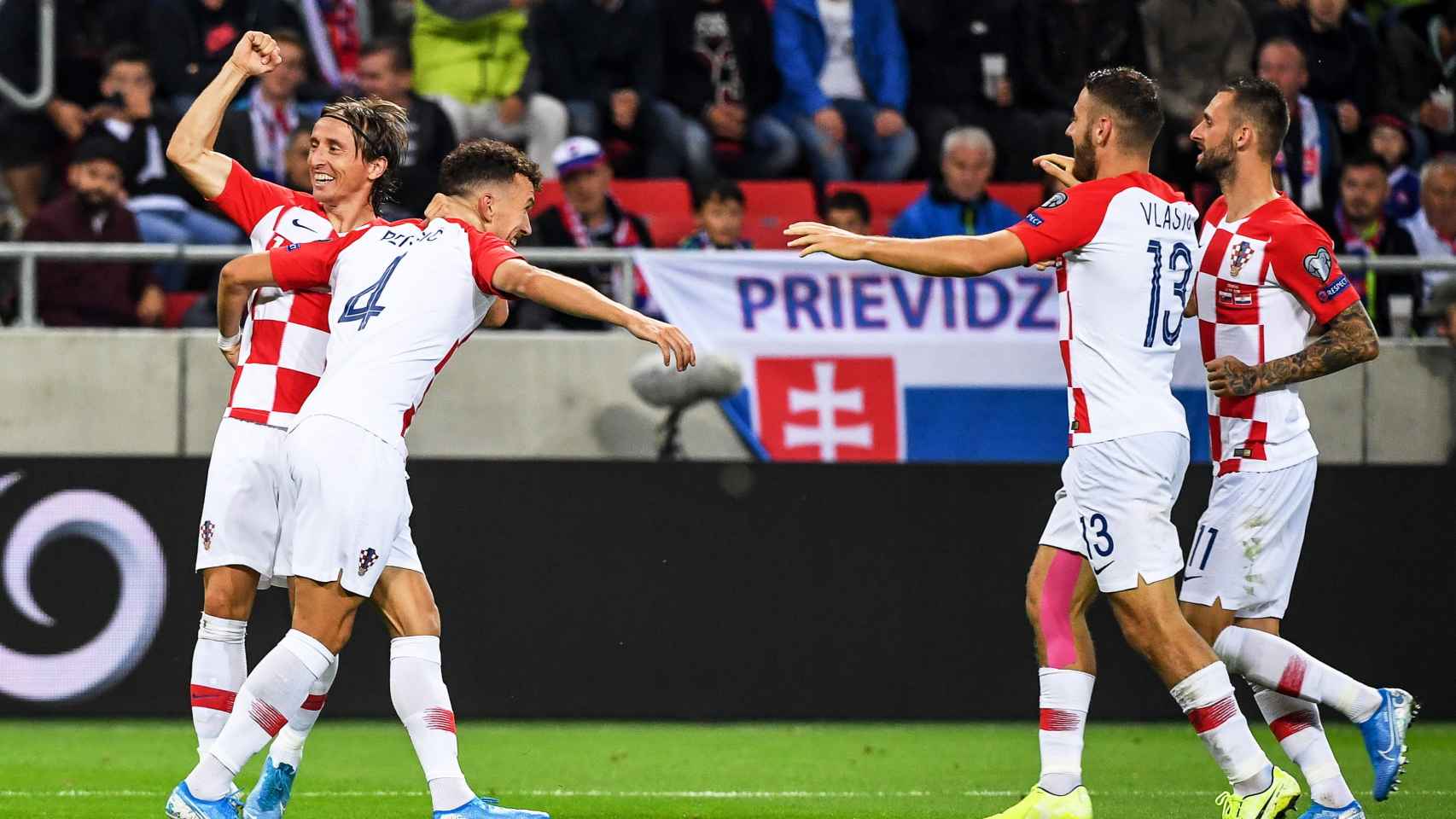 Modric, celebra un gol con Croacia