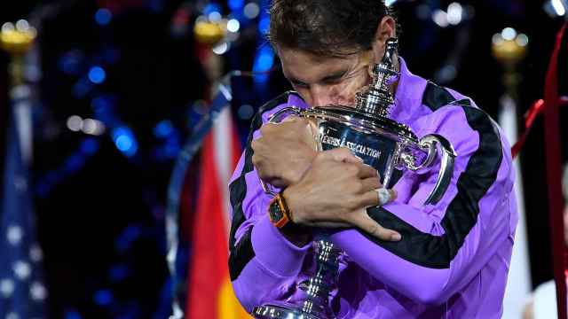 Rafael Nadal con el trofeo que le acredita como campeón del US Open 2019