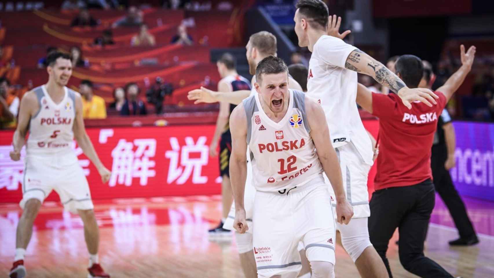 Polonia celebra el pase a cuartos de final del Mundial de baloncesto de China 2019. Foto: FIBA