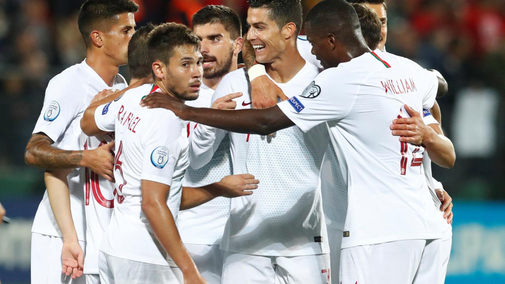 Portugal celebra el gol ante el Lituania