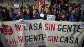 Manifestación de la PAH en Santander pidiendo una vivienda digna para la gente.