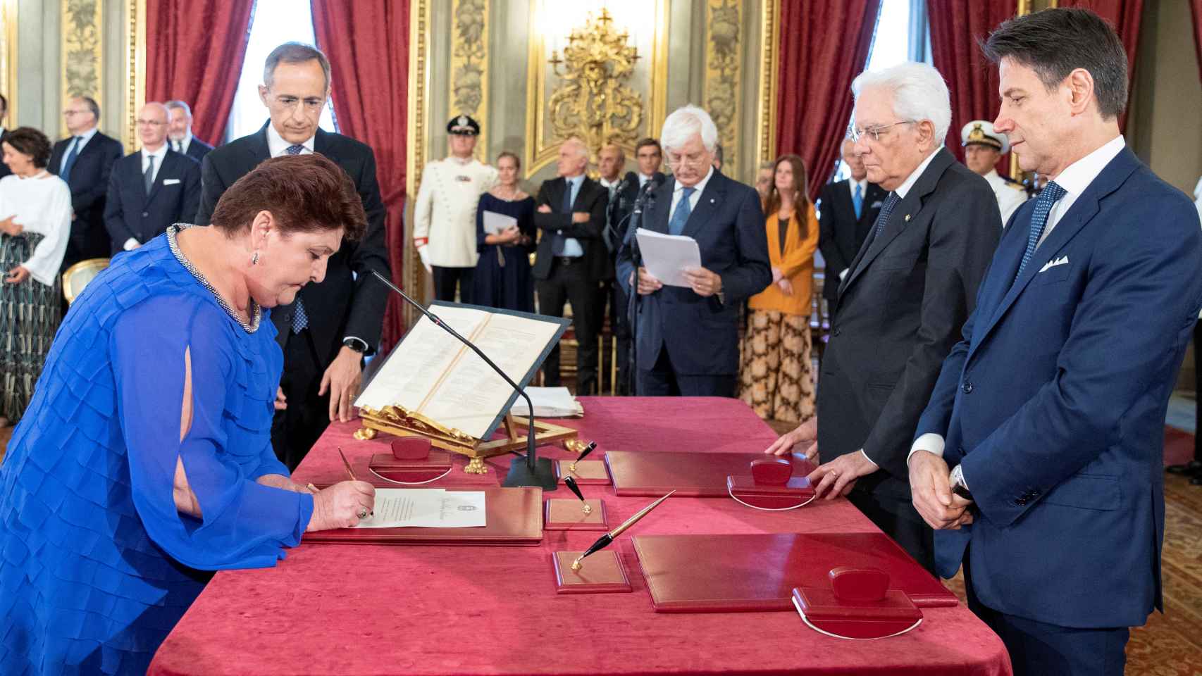 Bellanova jurando su cargo como ministra del nuevo Gobierno italiano