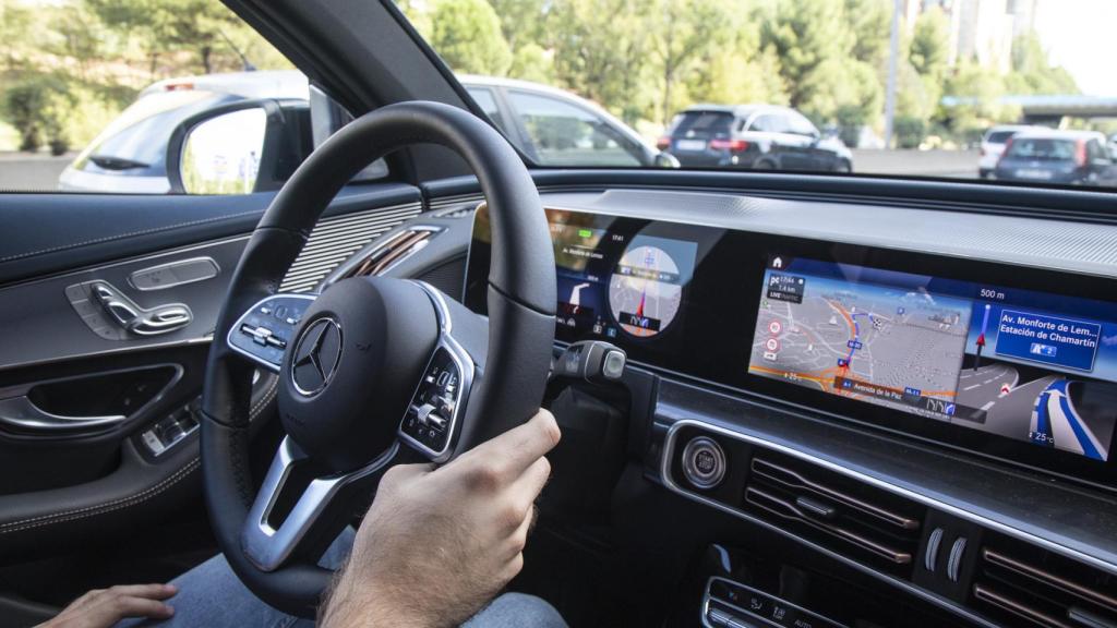 Volante e interior del nuevo Mercedes EQC