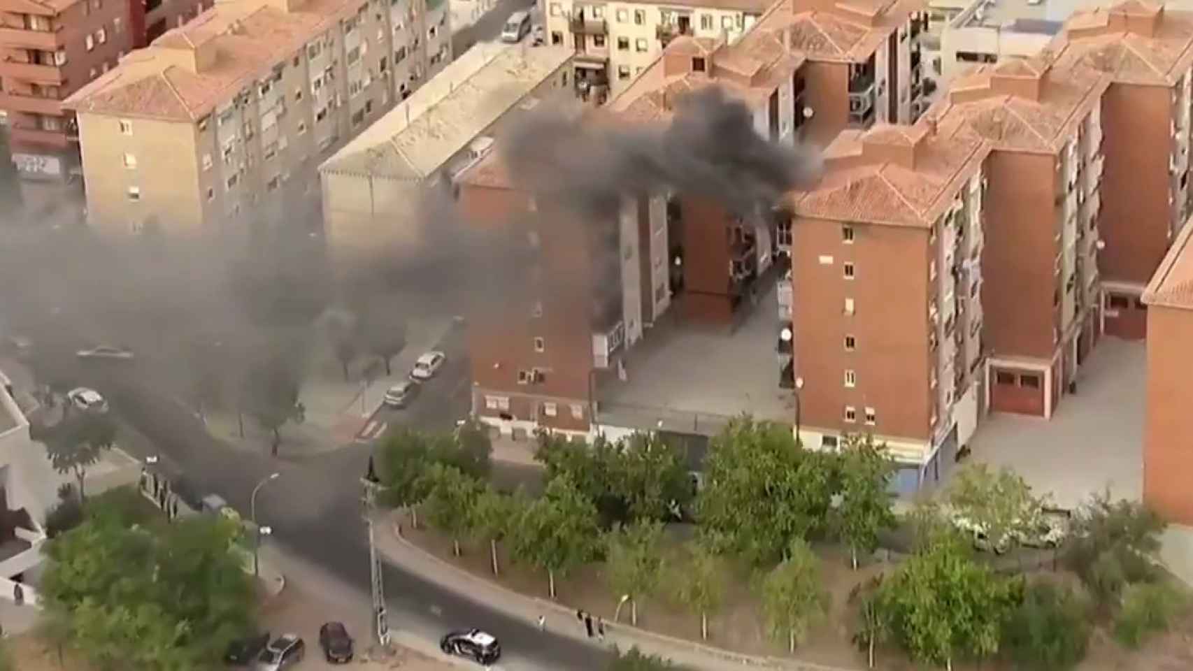 Un espectacular incendio en Toledo cierra la emisión de La Vuelta en TVE