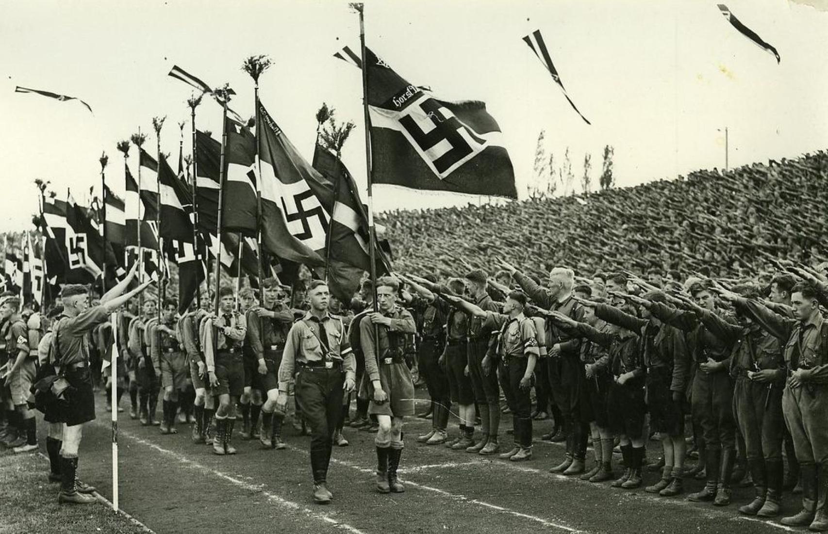Desfile de las Juventudes Hitlerianas antes de la II Guerra Mundial.