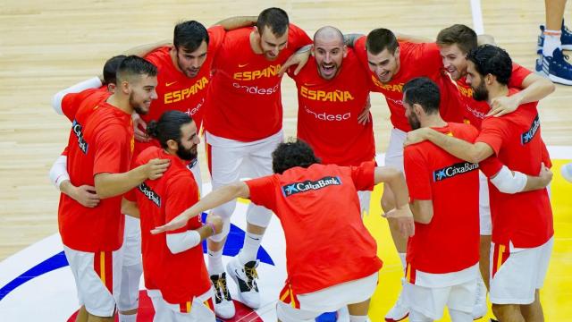 La selección española de Baloncesto celebra el título ante Australia.