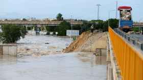 Las intensas lluvias han obligado a evacuar una pedanía de Almoradí (Alicante)