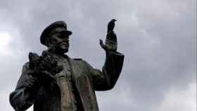 Bronca en Praga por el traslado de una estatua de un mariscal soviético