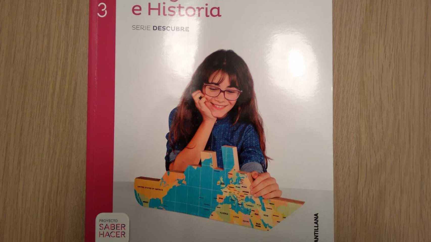 Libro de Geografía e Historia de la editorial Santillana con el que estudia Leonor.