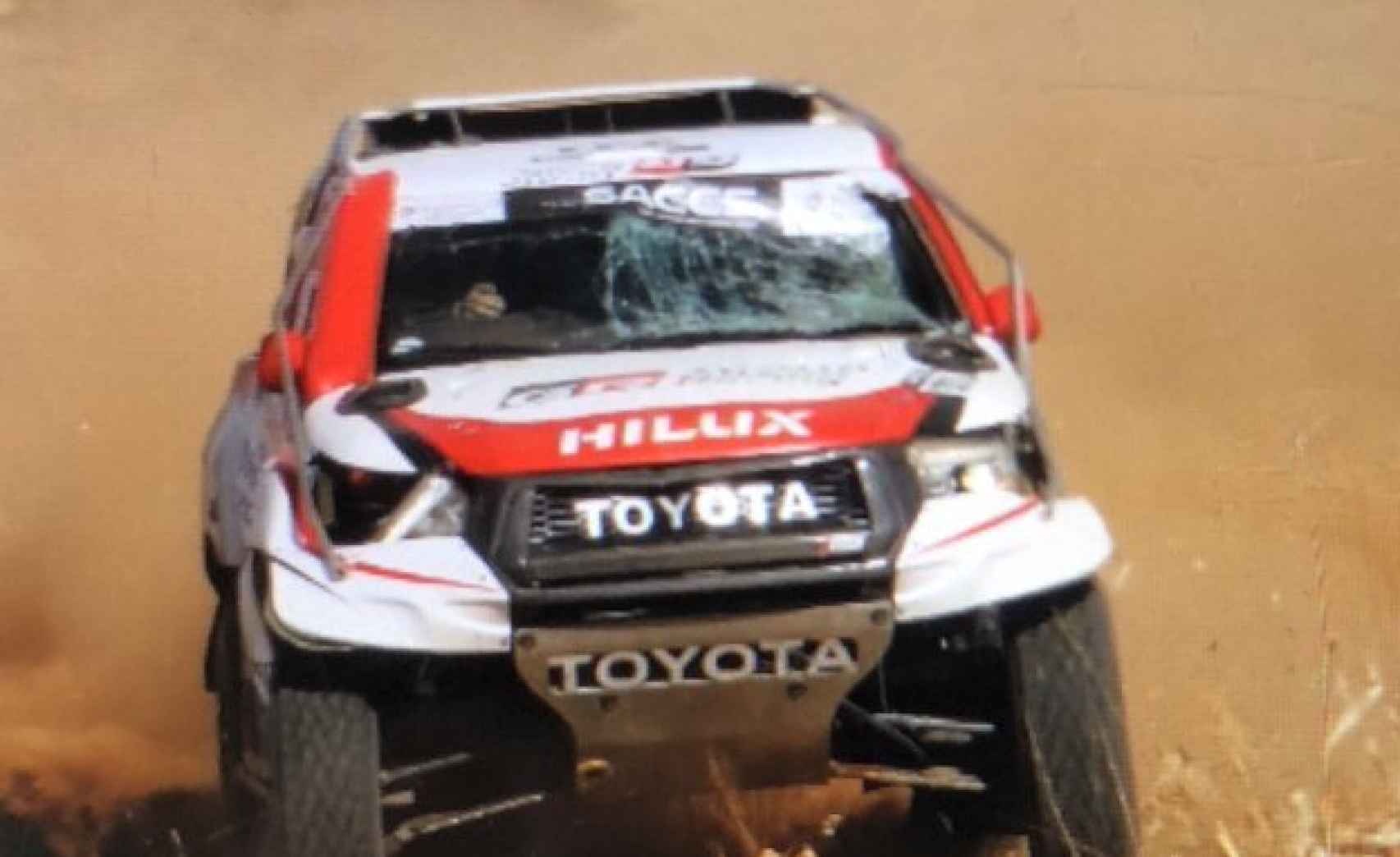 El Toyota de Alonso tras el accidente. Foto: Twitter (@ReubenVN)