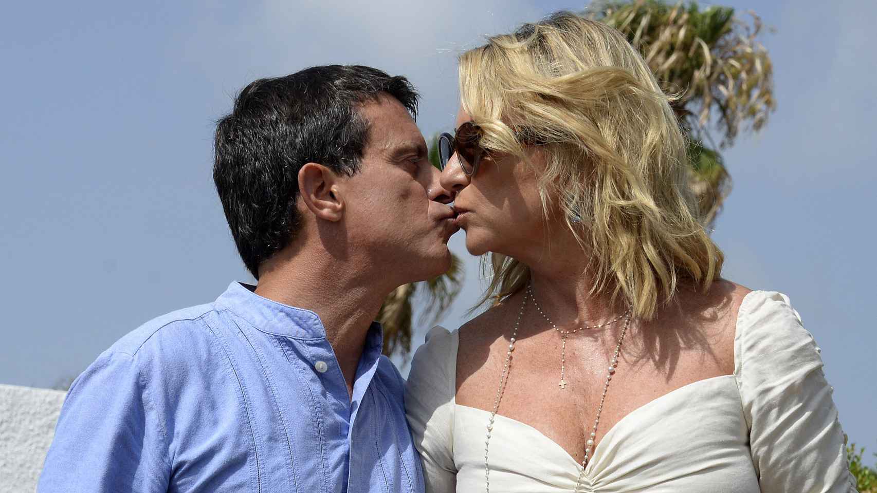 Manuel Valls y Susana Gallardo se han dado el 'Sí, quiero' en el lugar en el que comenzó su historia de amor.