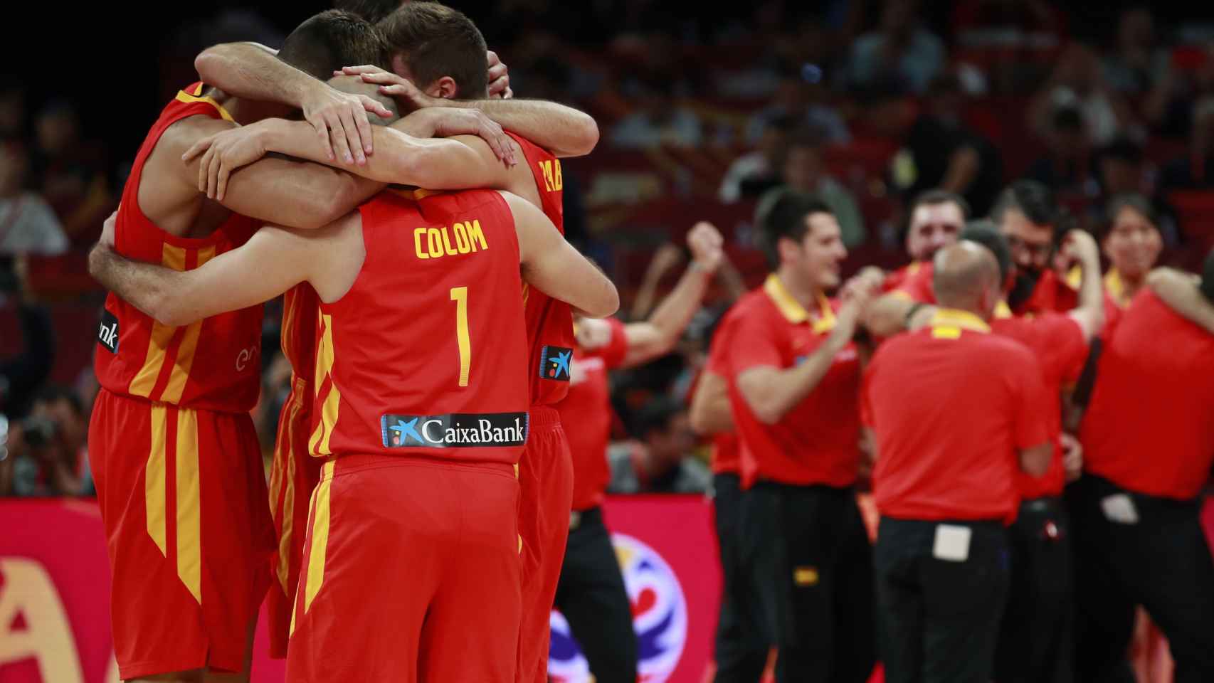 La selección española de baloncesto tras ganar en la final del Mundial a Argentina
