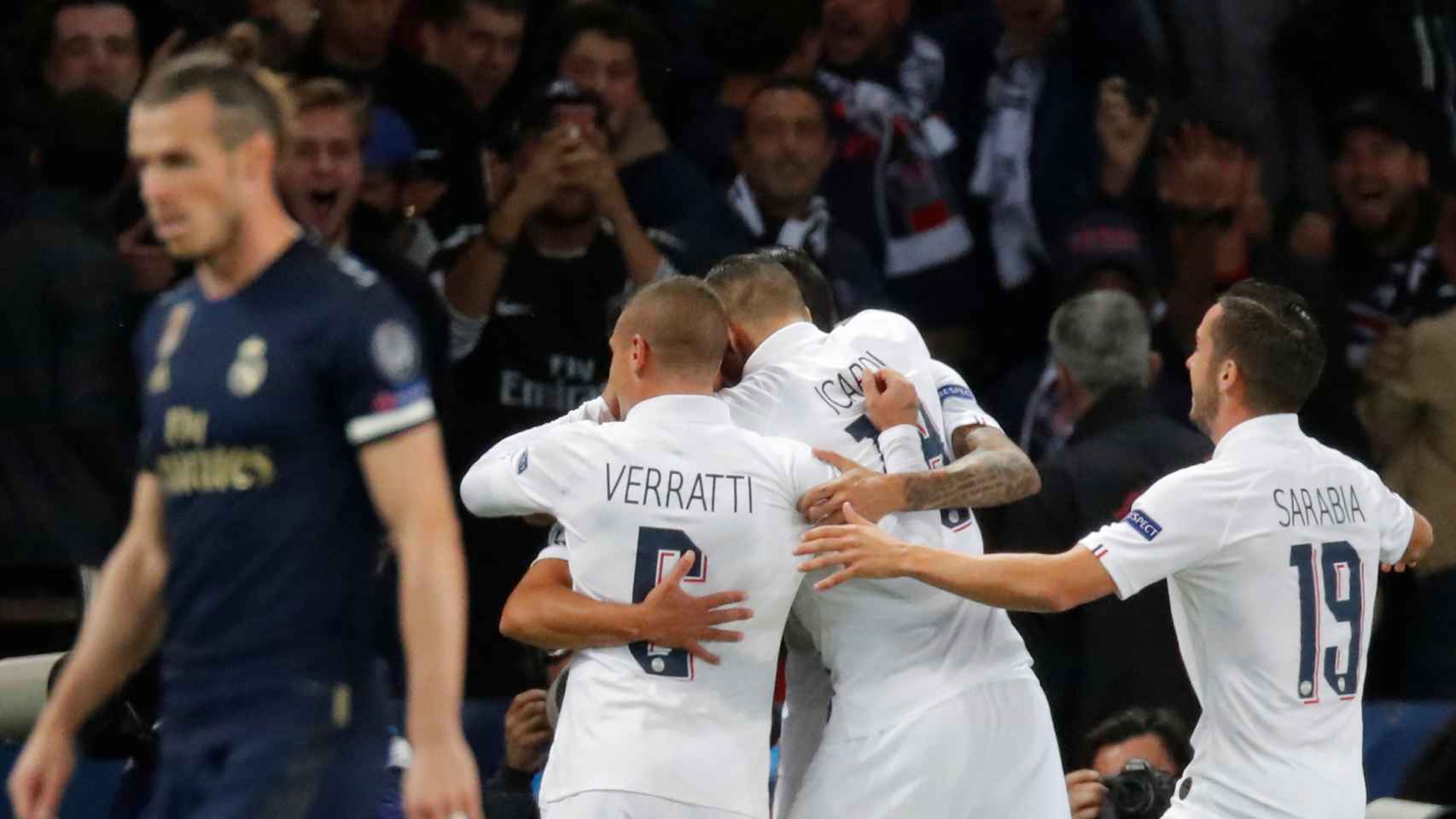 Los jugadores del PSG celebran un gol de Di María al Real Madrid