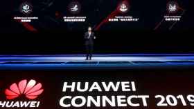 Ken Hu en su discurso inicial en Huawei Connect 2019.