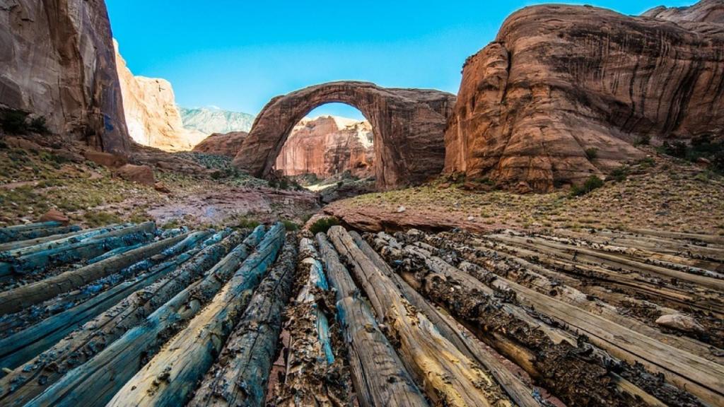 Uno de los puentes naturales más alto del mundo, el Rainbow Bridge National Monument.