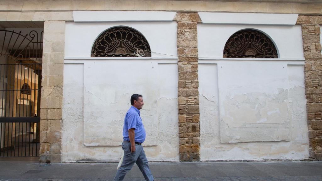 El propietario de 'Sabores de Paterna' recorriendo Cádiz para tranquilizar a sus clientes