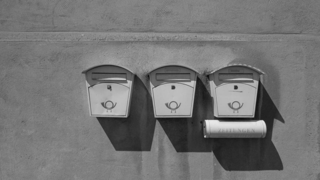 Algunos bancos envían por correo una tarjeta revolving que el usuario no detecta y empieza a utilizar como una tarjeta normal.