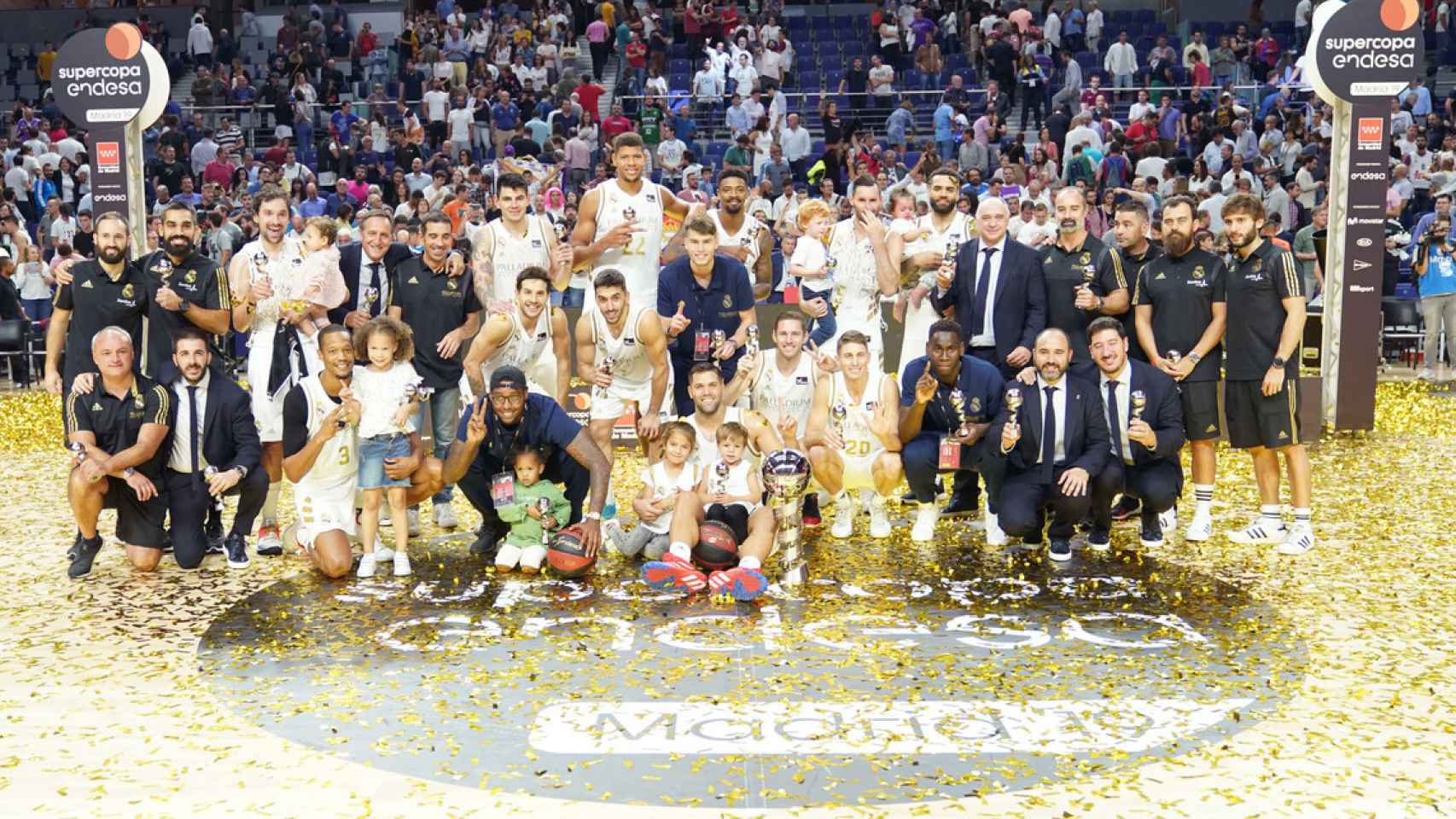 Los jugadores del Real Madrid tras ganar la Supercopa ACB. Foto: ACB Media