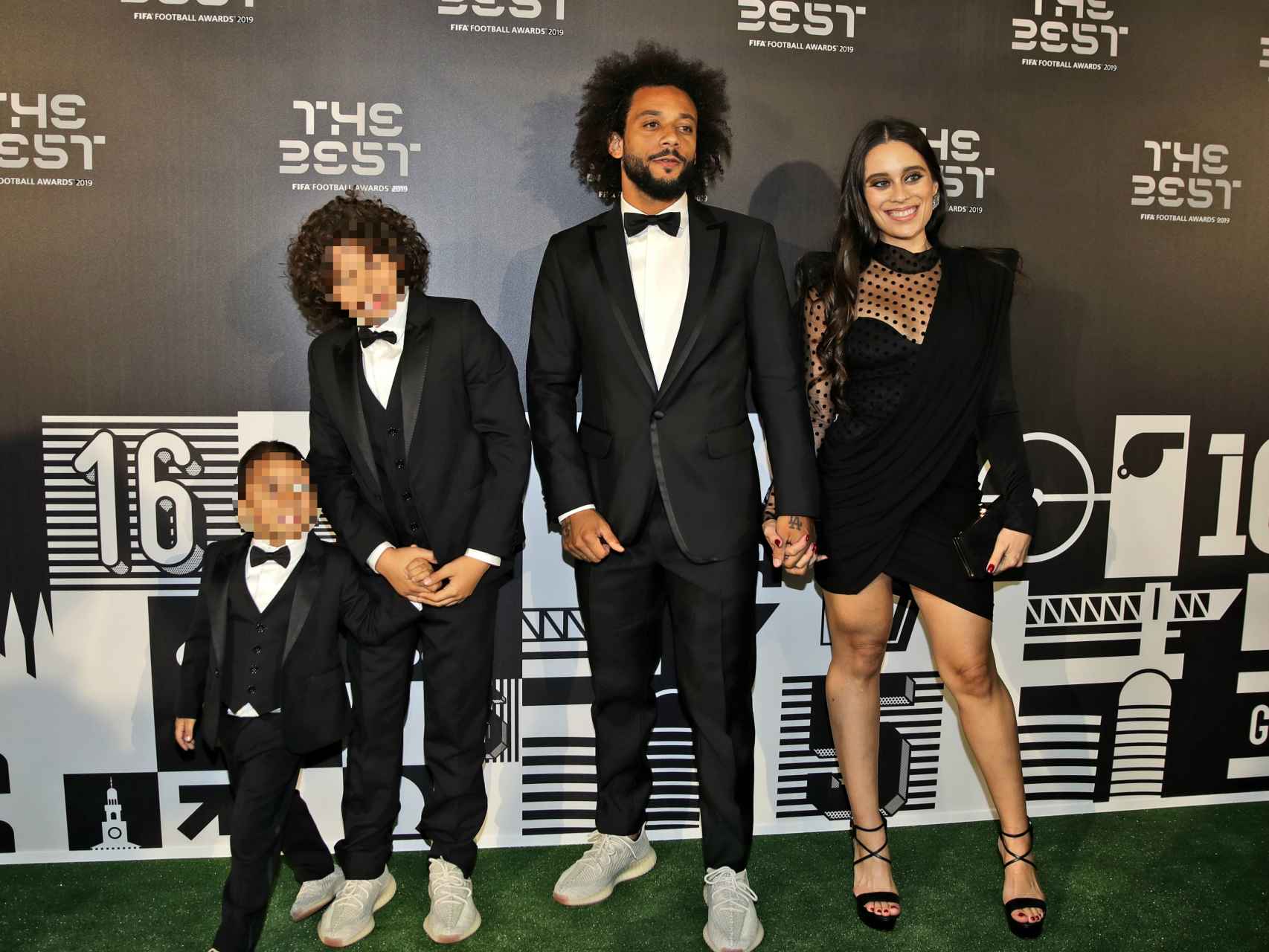 Marcelo junto a su esposa y sus hijos en los premios The Best.