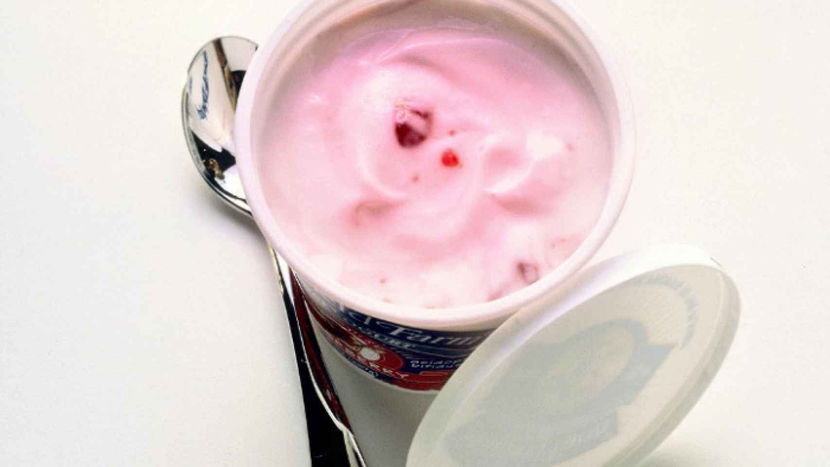 Alerta alimentaria: estos son los yogures con trozos de fruta del 'súper'  que no debe consumir