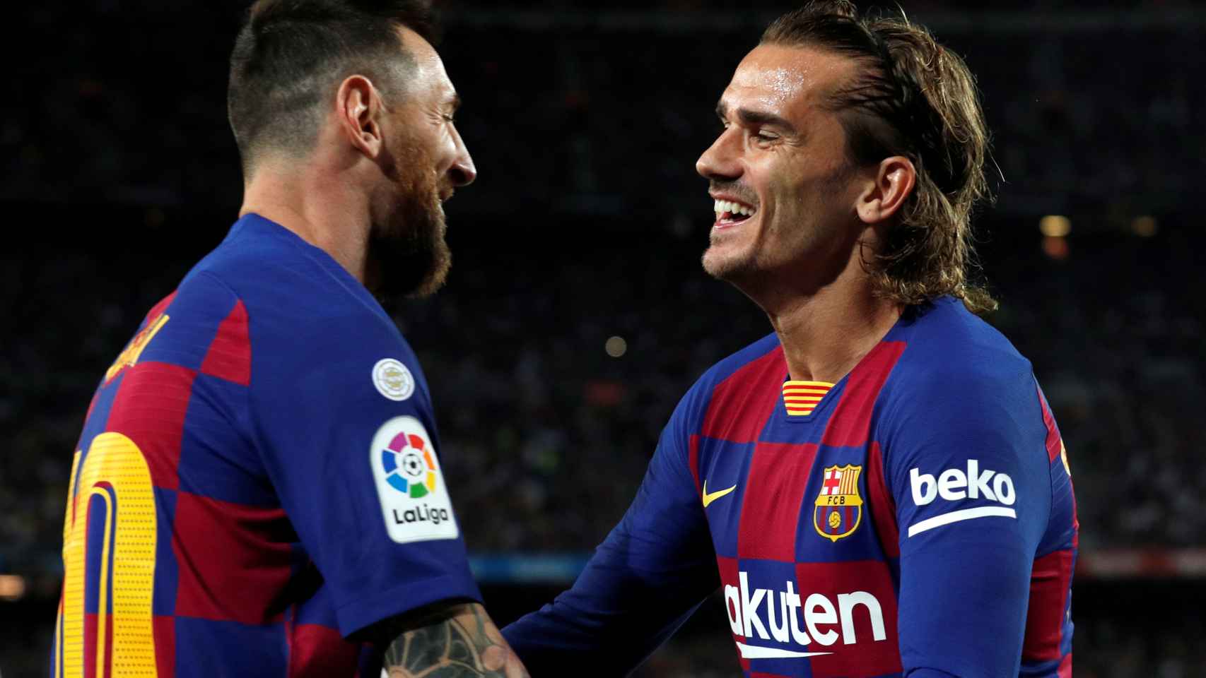 Messi y Griezmann celebran uno de los goles del partido entre el Barcelona y Villarreal