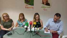 La portavoz de Vox en el Ayuntamiento de Elche (Alicante), Amparo Cerdá, en rueda de prensa.