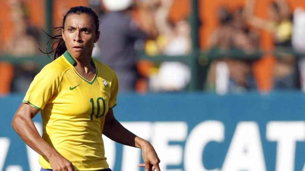 Marta, en un partido con la selección de fútbol femenino de Brasil