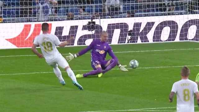 Gol anulado a Luka Jovic por fuera de juego en el Real Madrid - Osasuna
