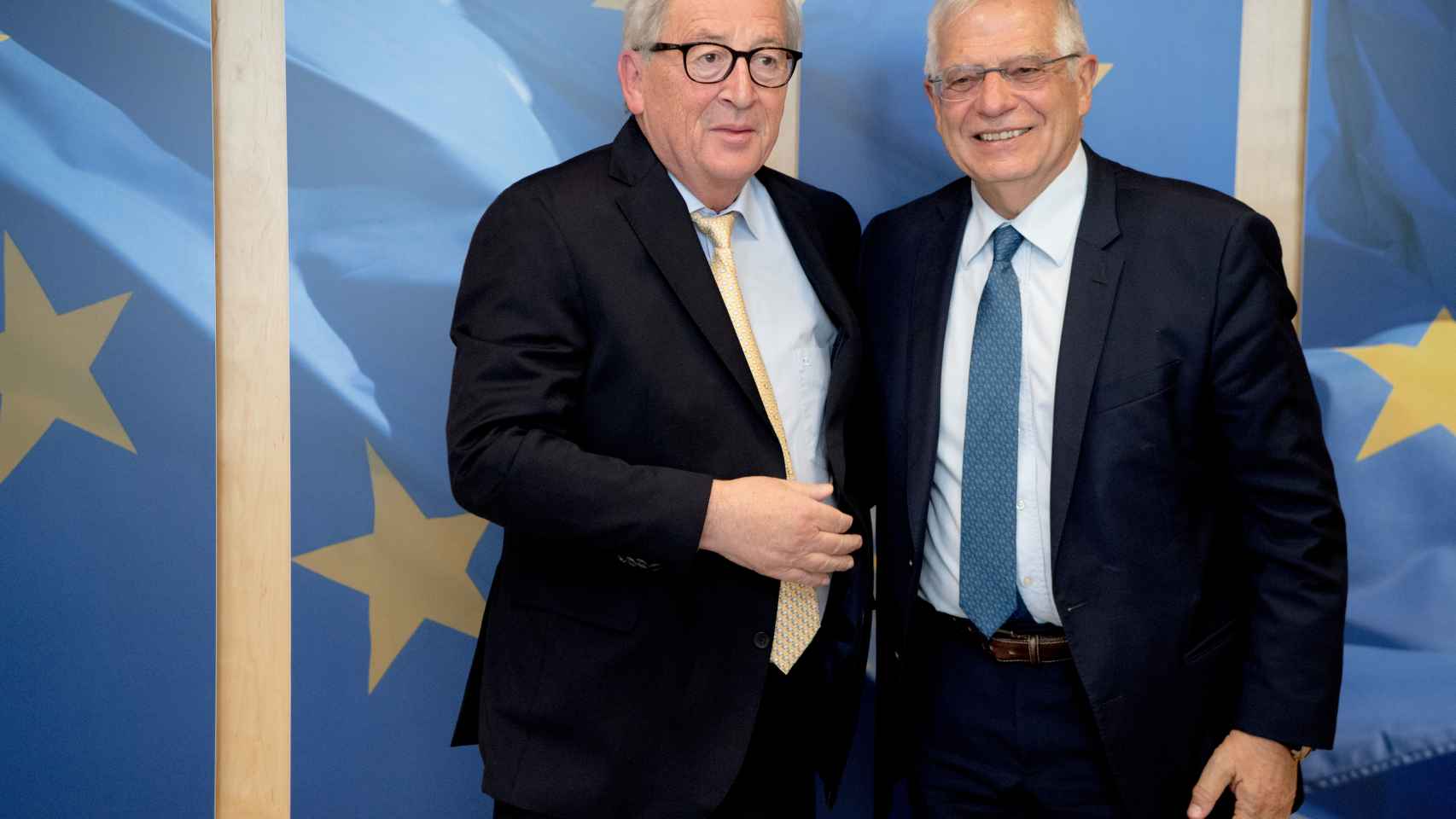 Borrell, durante una reunión en julio con Juncker tras haber sido nombrado jefe de la diplomacia de la UE