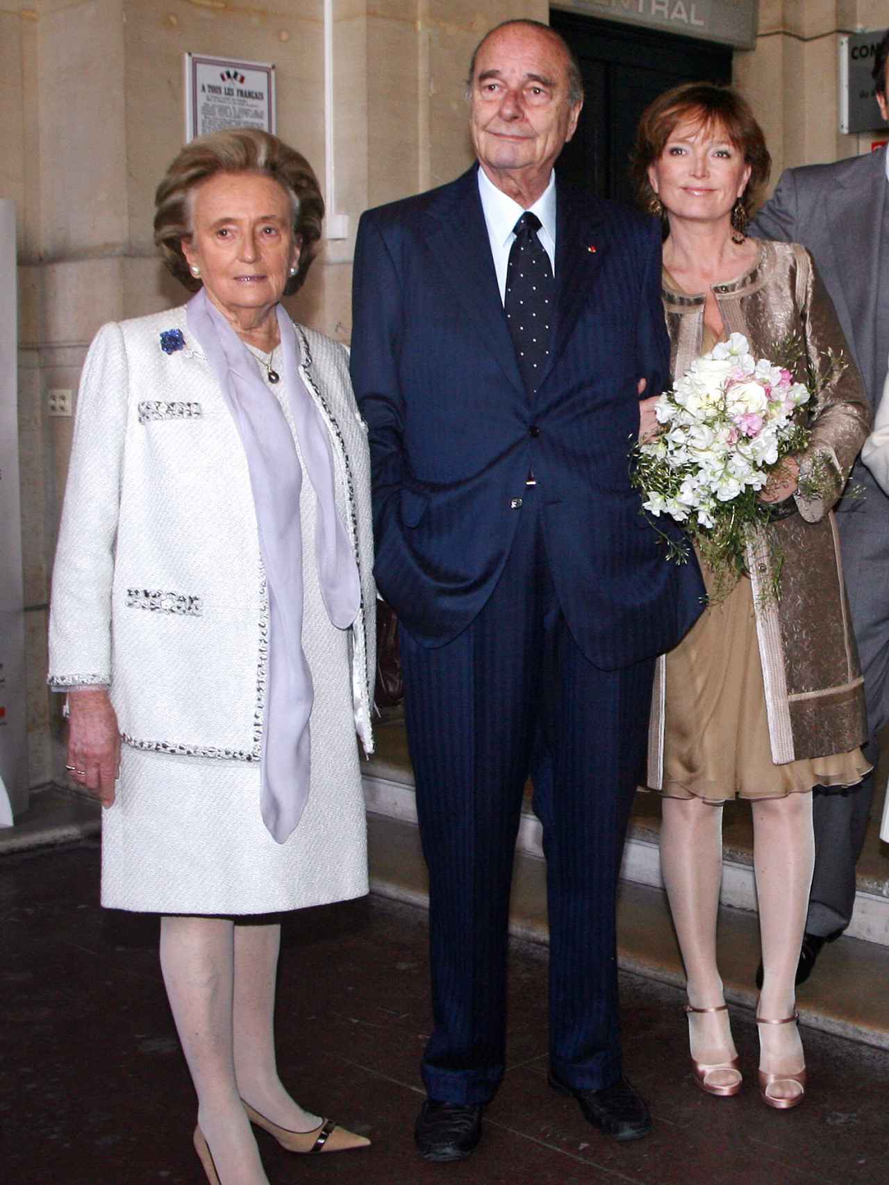 De izquierda a derecha: Bernadette, Jacques y Claude Chirac.
