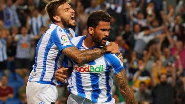 Willian José celebra junto a Portu un gol de la Real Sociedad. Foto: Twitter (@RealSociedad)