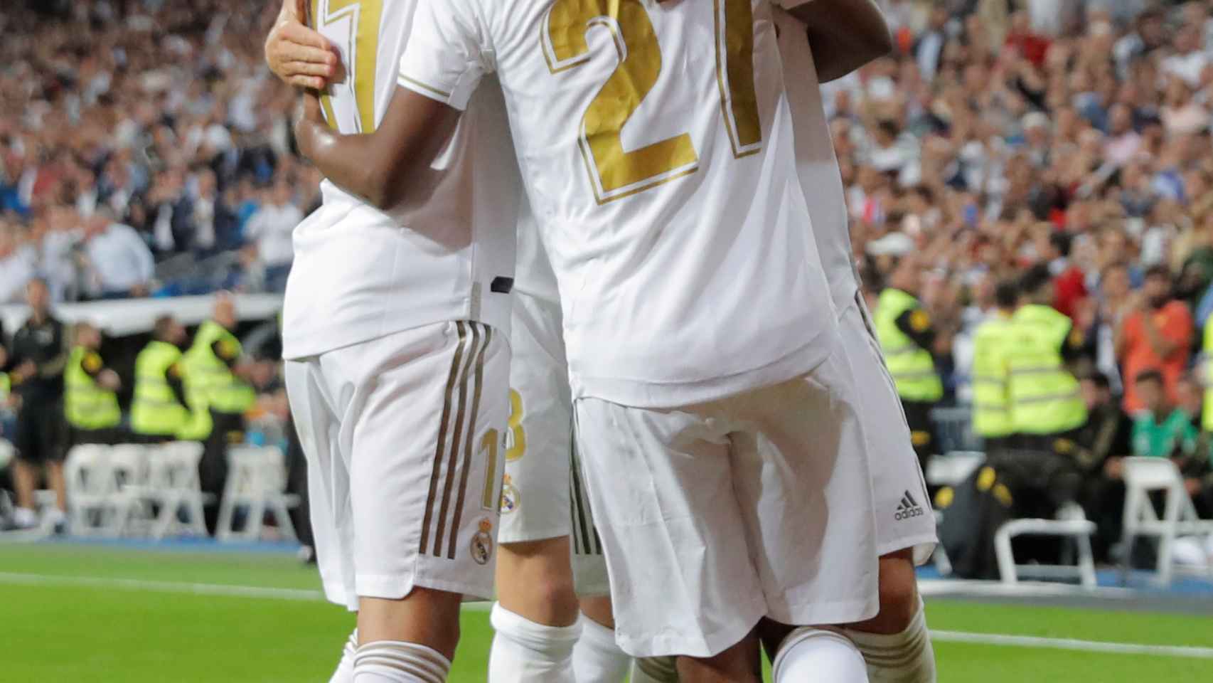 Piña de los jugadores del Real Madrid
