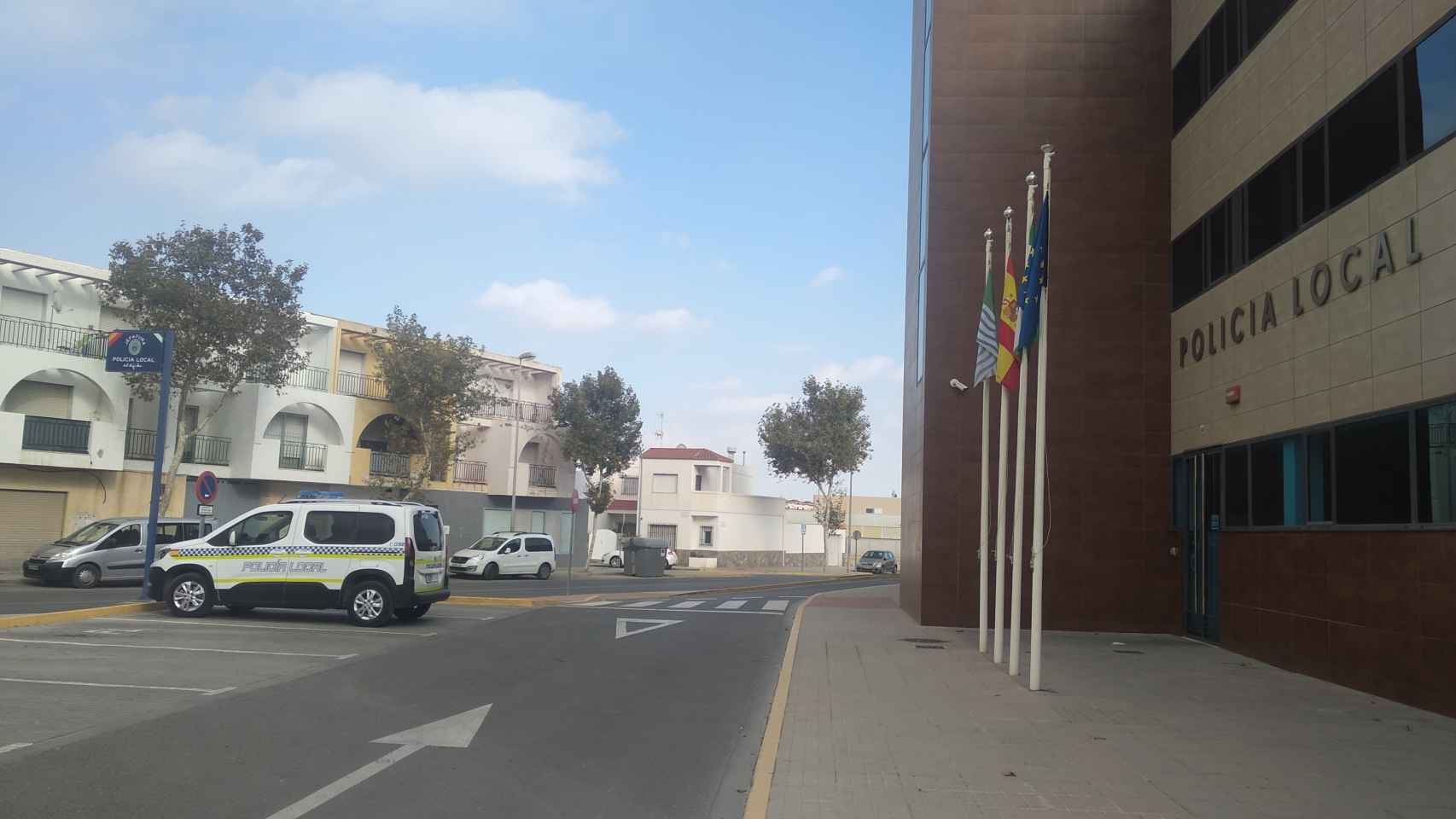 Imagen del exterior de las dependencias de la Policía Local de El Ejido.