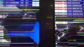 Las pantallas, destrozadas por la mujer en el Aeropuerto de Palma de Mallorca.