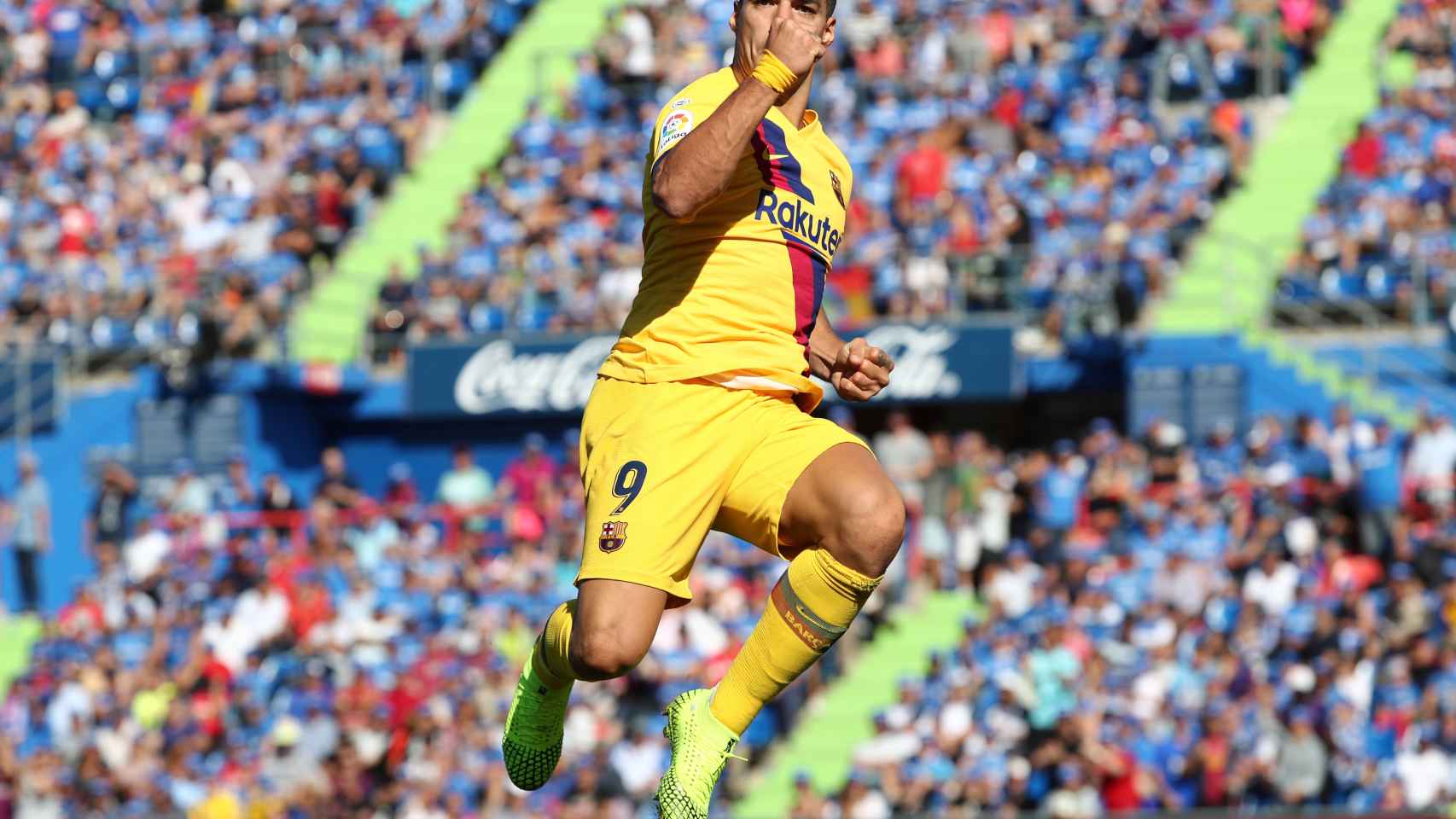 Luis Suárez celebra un gol con el Barcelona en La Liga