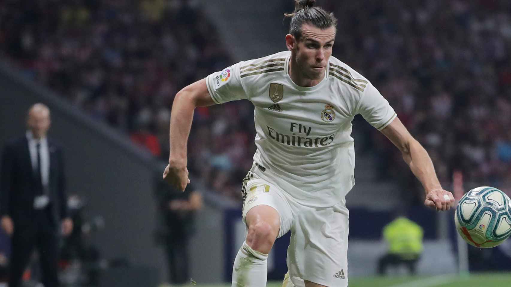 Gareth Bale sortea la entrada de Saúl en el derbi madrileño