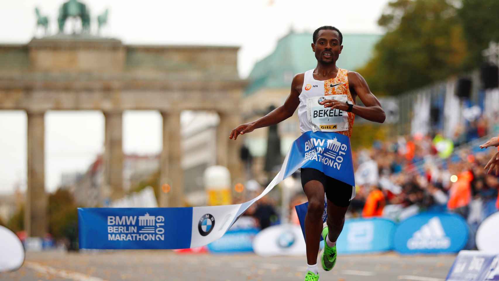 Bekele gana en el Maratón de Berlín