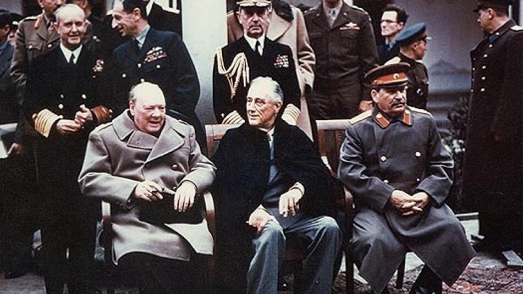 De izquierda a derecha: Churchill, Roosevelt y Stalin (1945).